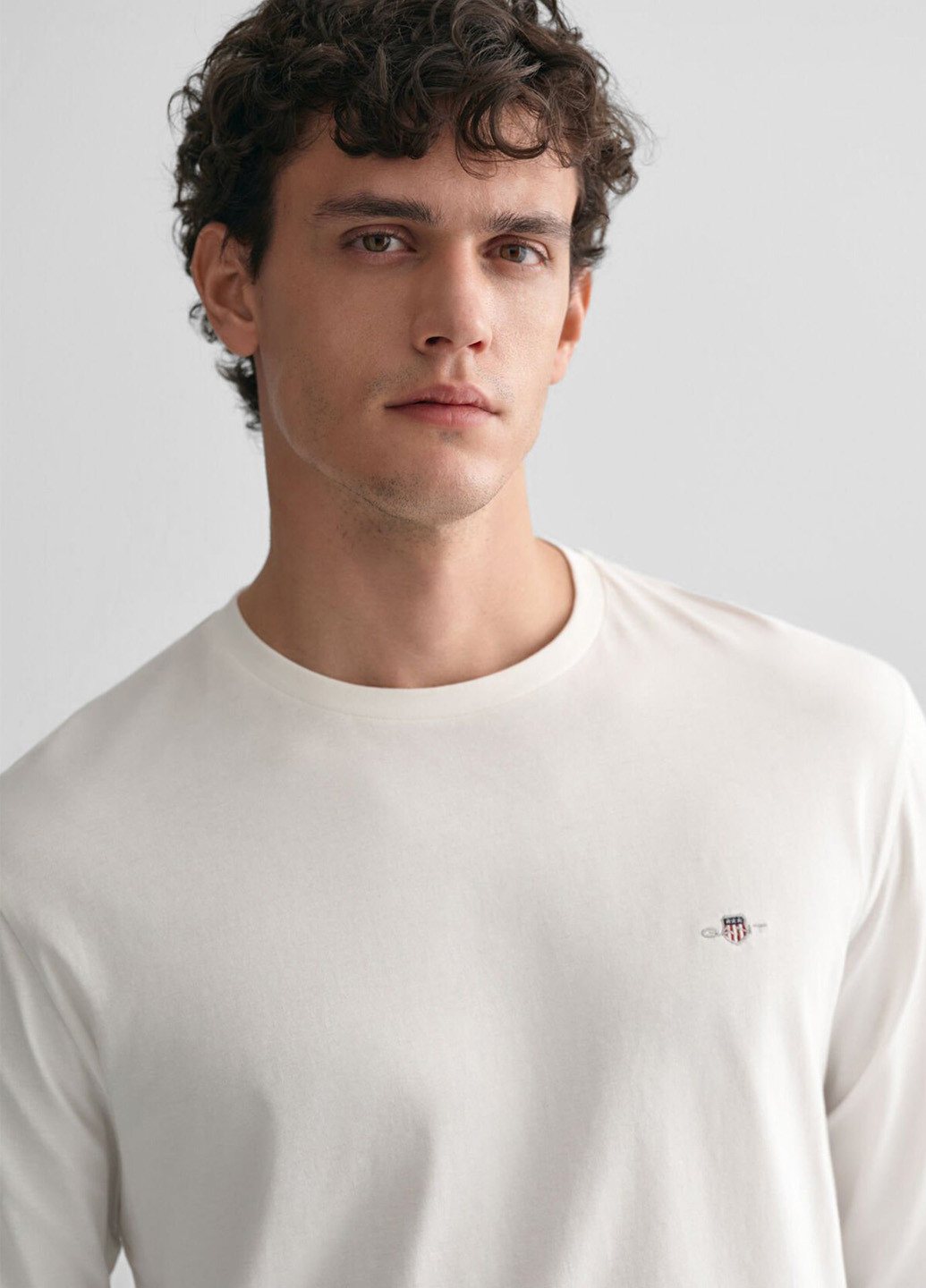 Белый демисезонный кэжуал лонгслив Gant однотонный