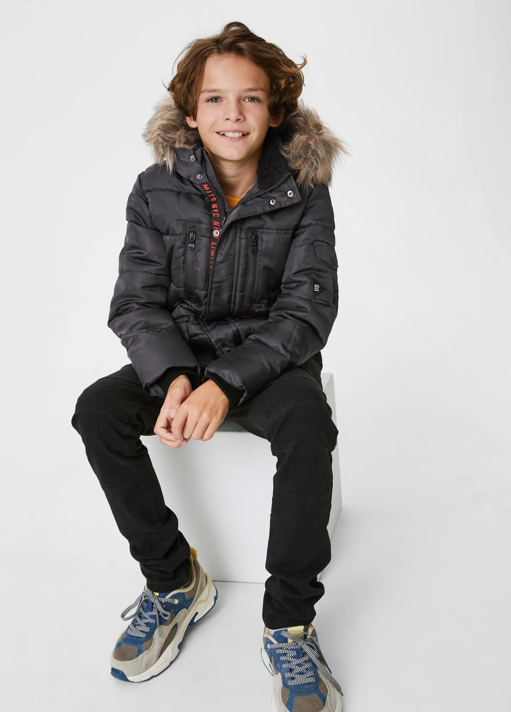Чорна зимня зимова куртка для хлопчика 146 розмір чорна 2132590-1 C&A
