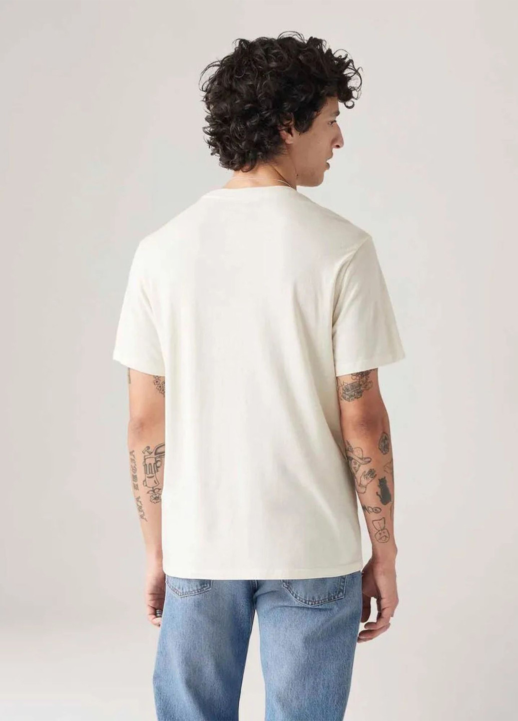 Молочная футболка Levi's