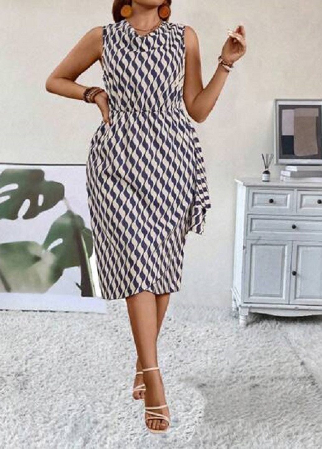 Серо-синее кэжуал платье на запах SHEIN с абстрактным узором