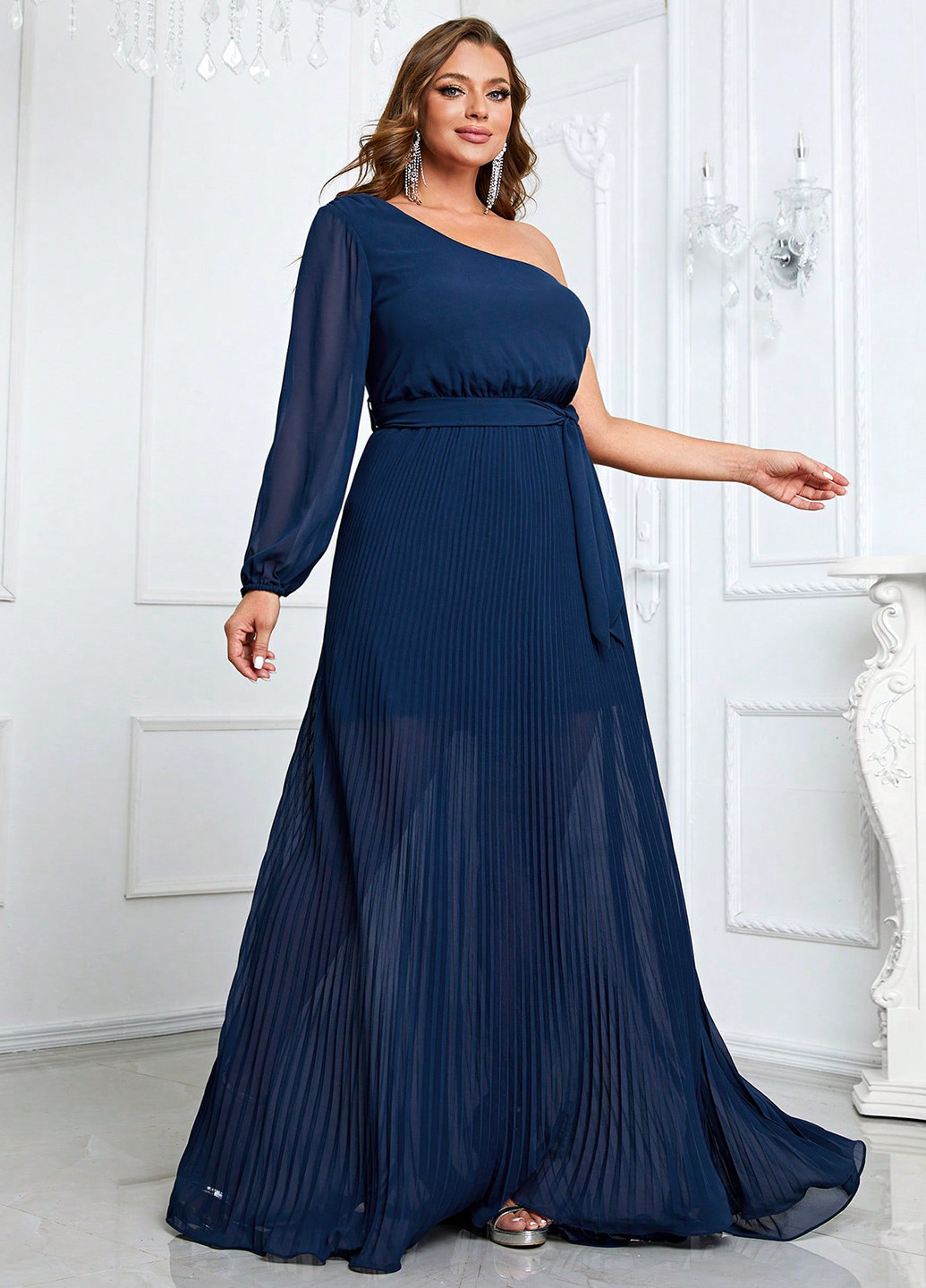 Синее вечернее платье с открытыми плечами Giffniseti однотонное