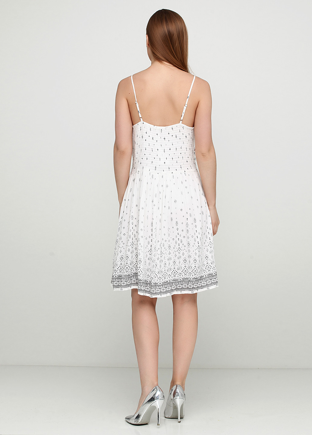 Молочна кежуал плаття, сукня C&A з орнаментом