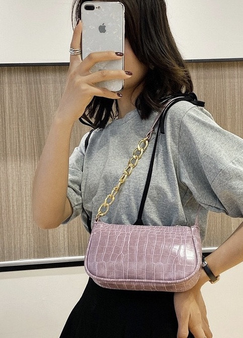 Женская классическая маленькая сумочка багет на золотой цепочке ремешке рептилия фиолетовая лиловая NoName (251204261)