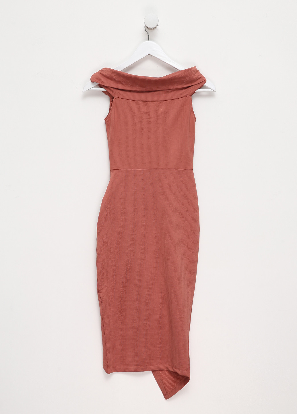 Светло-бордовое кэжуал платье на запах, с открытыми плечами Lost Ink однотонное