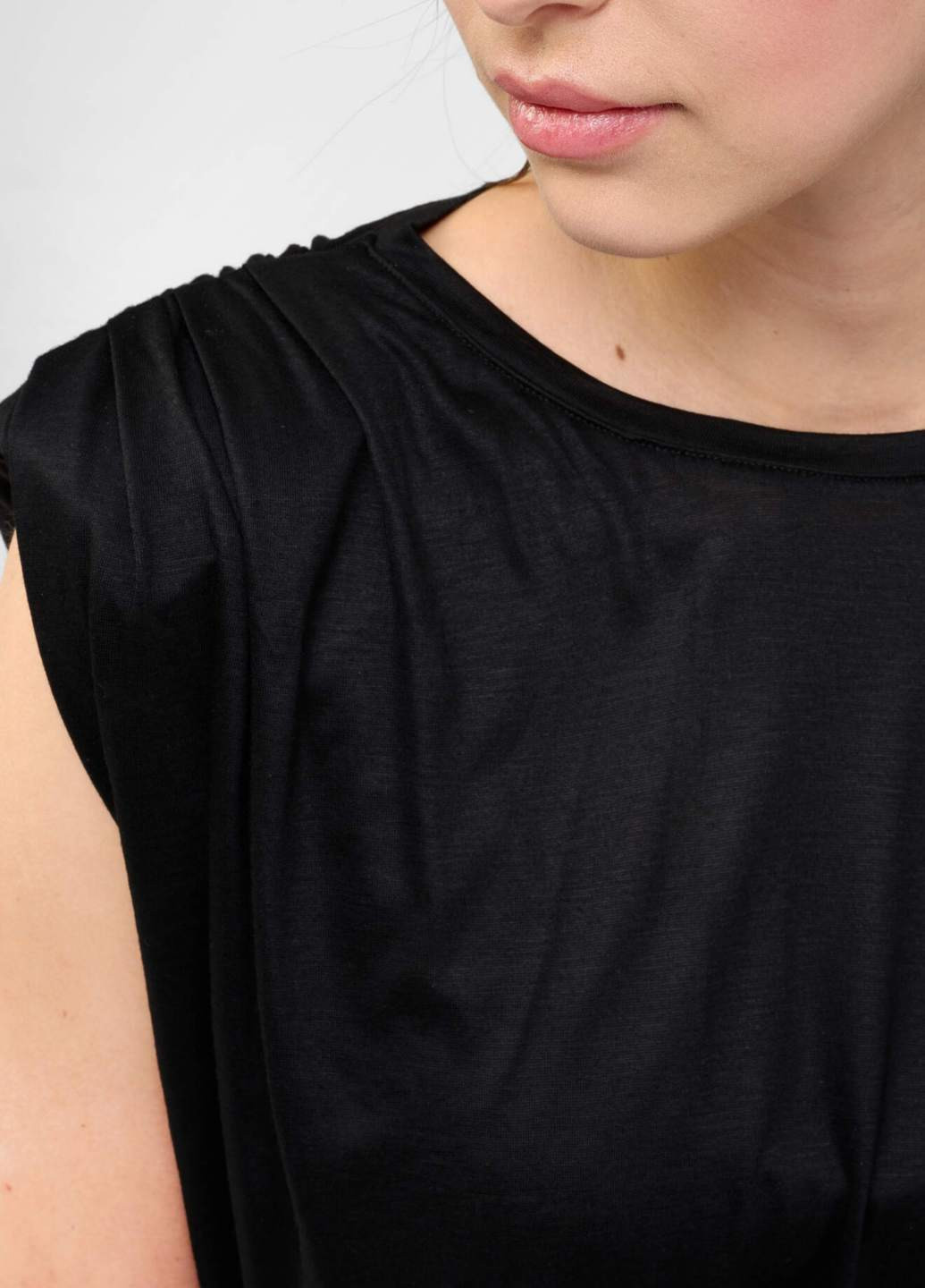 Чорна блузка Orsay