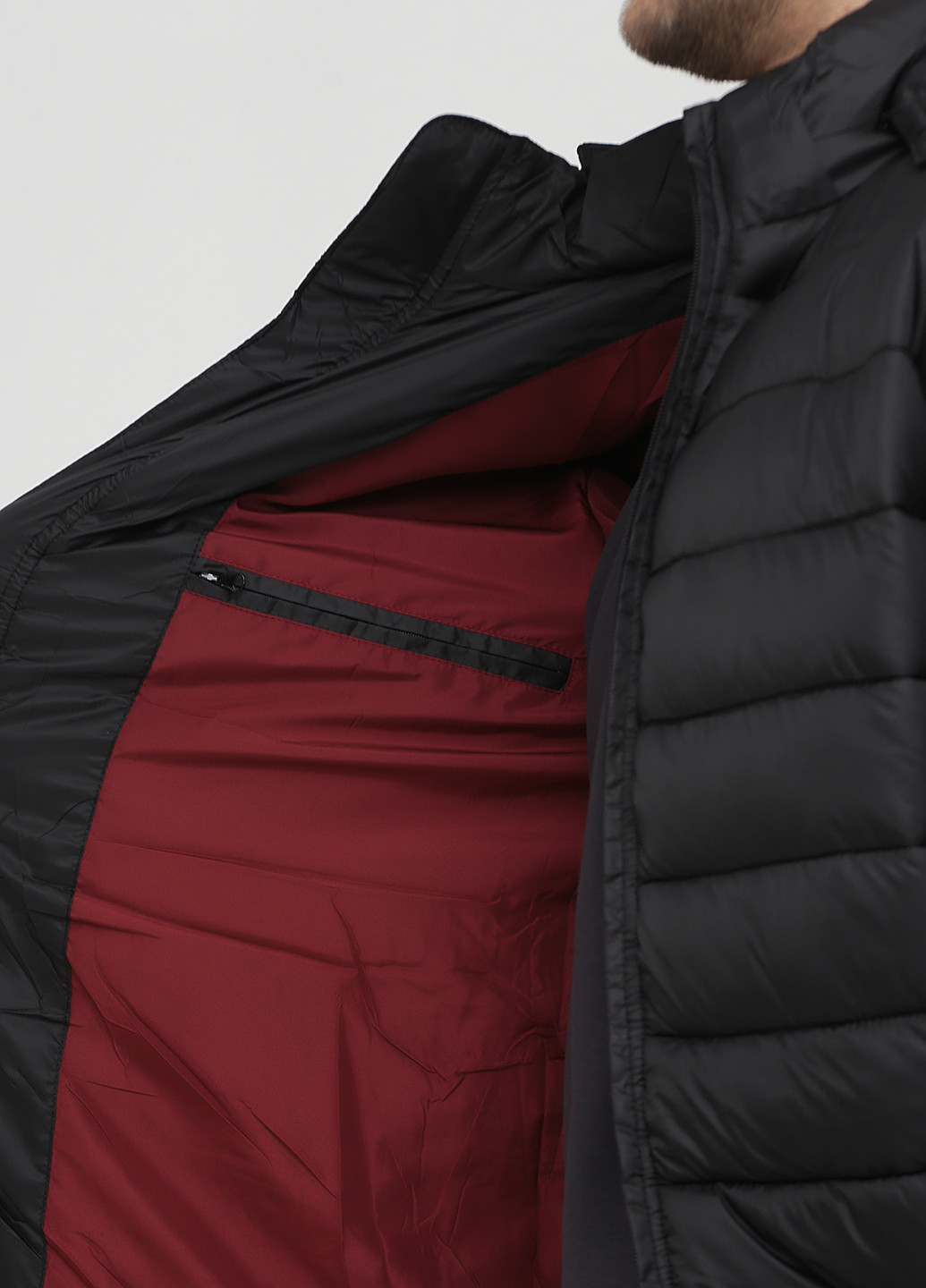 Чорна демісезонна куртка Remain