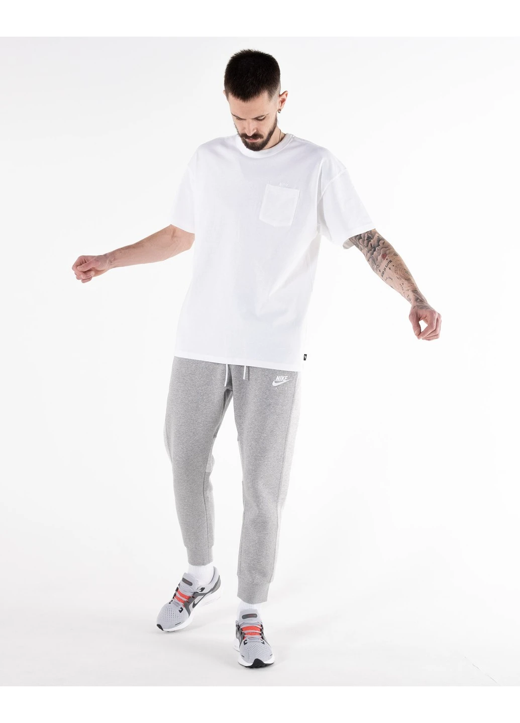 Сірі кросівки air zoom vomero 16 демісезон Nike