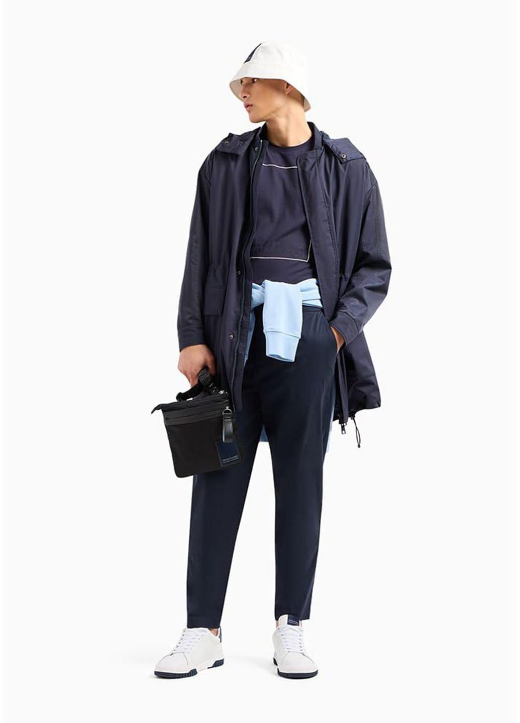 Темно-синяя футболка Armani Exchange