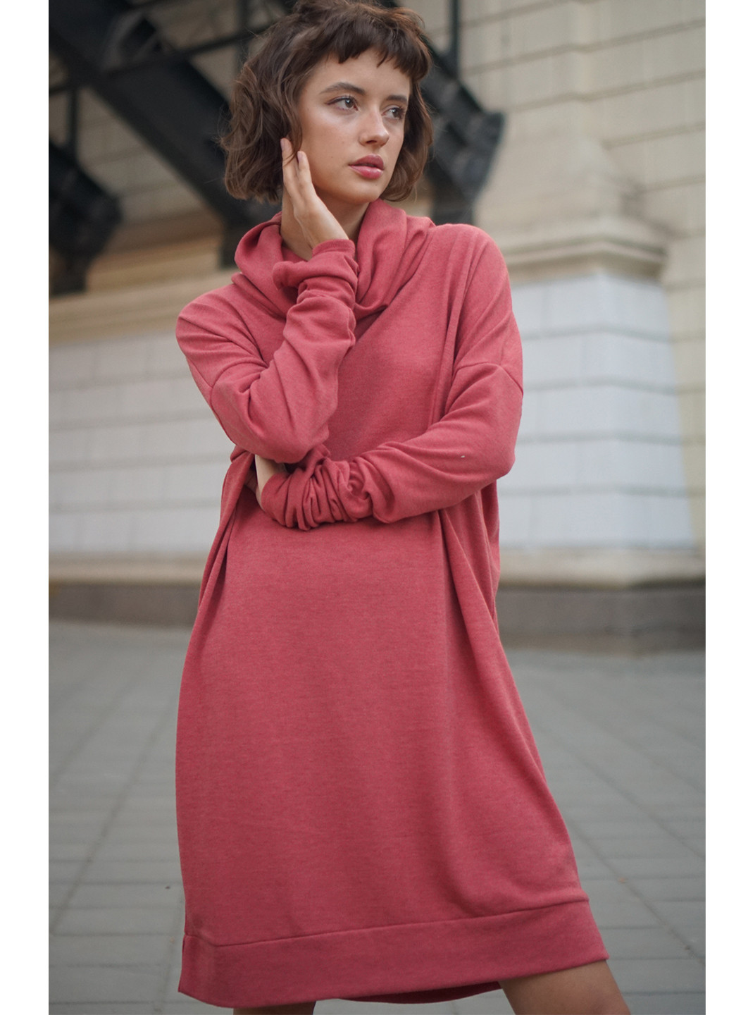 Темно-розовое кэжуал оверсайз платье прямого кроя оверсайз, платье-свитер INNOE однотонное