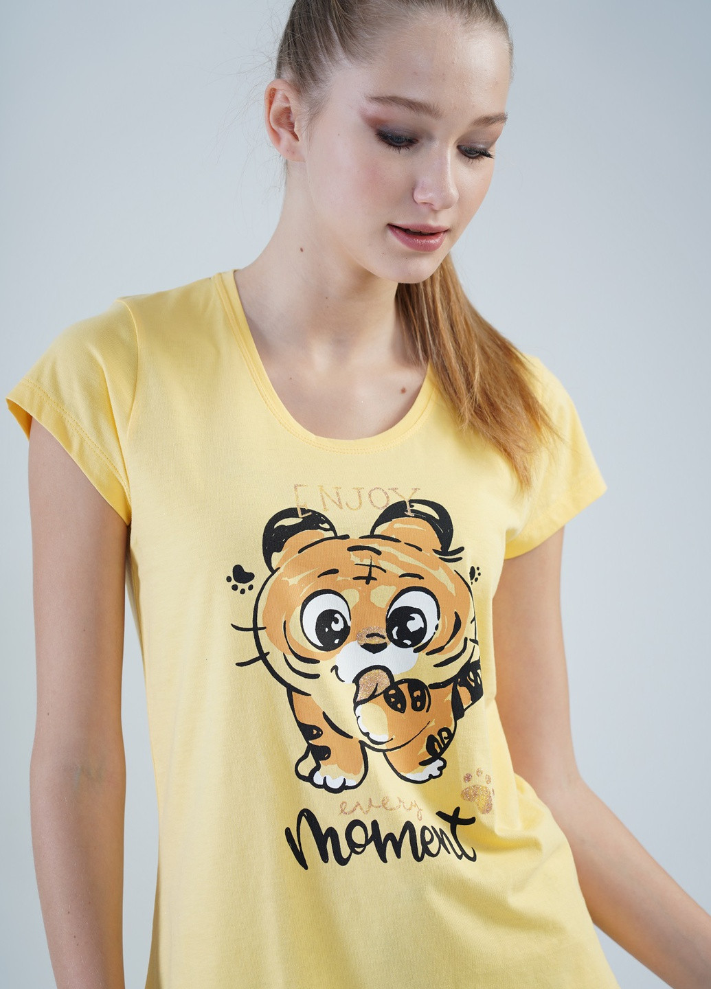 Жовта всесезон комплект (футболка, штани) футболка + штани Vienetta
