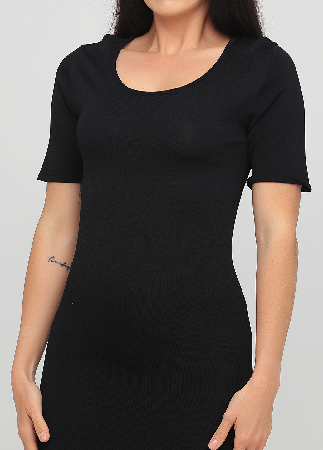 Черное кэжуал платье платье-футболка Silvian Heach однотонное
