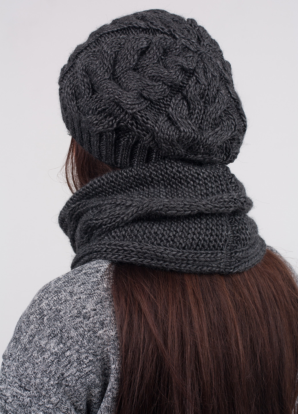 Серый зимний комплект (шапка, шарф) Bakhur