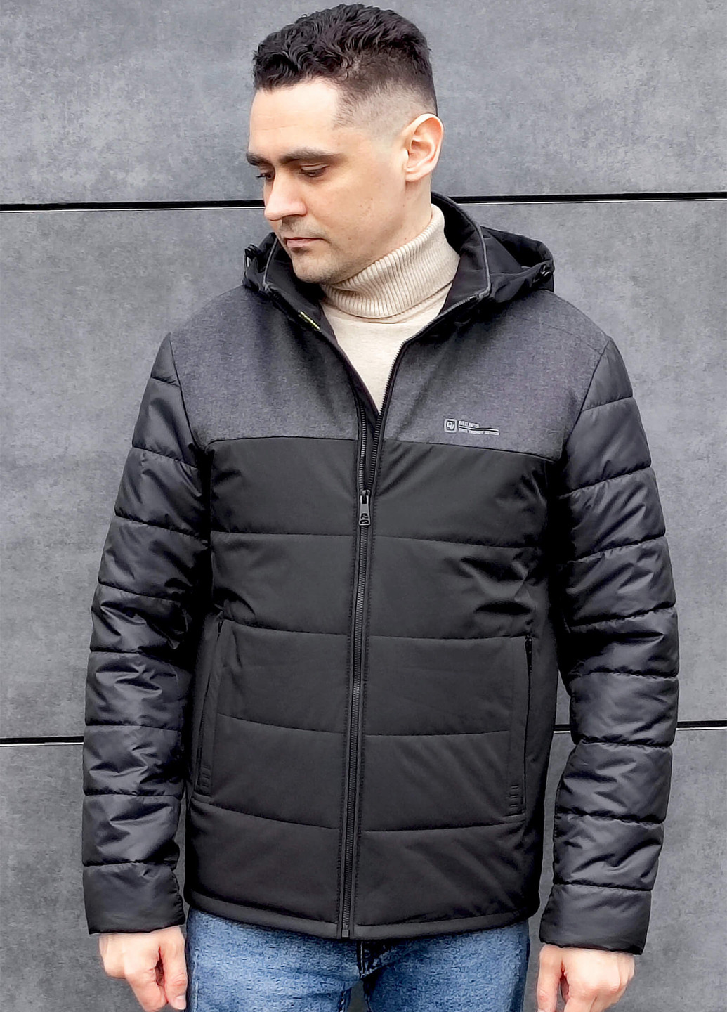 Черная демисезонная куртка Sun's House