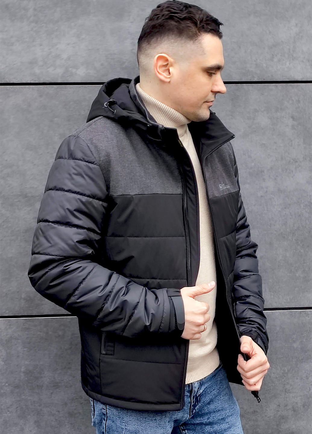 Черная демисезонная куртка Sun's House