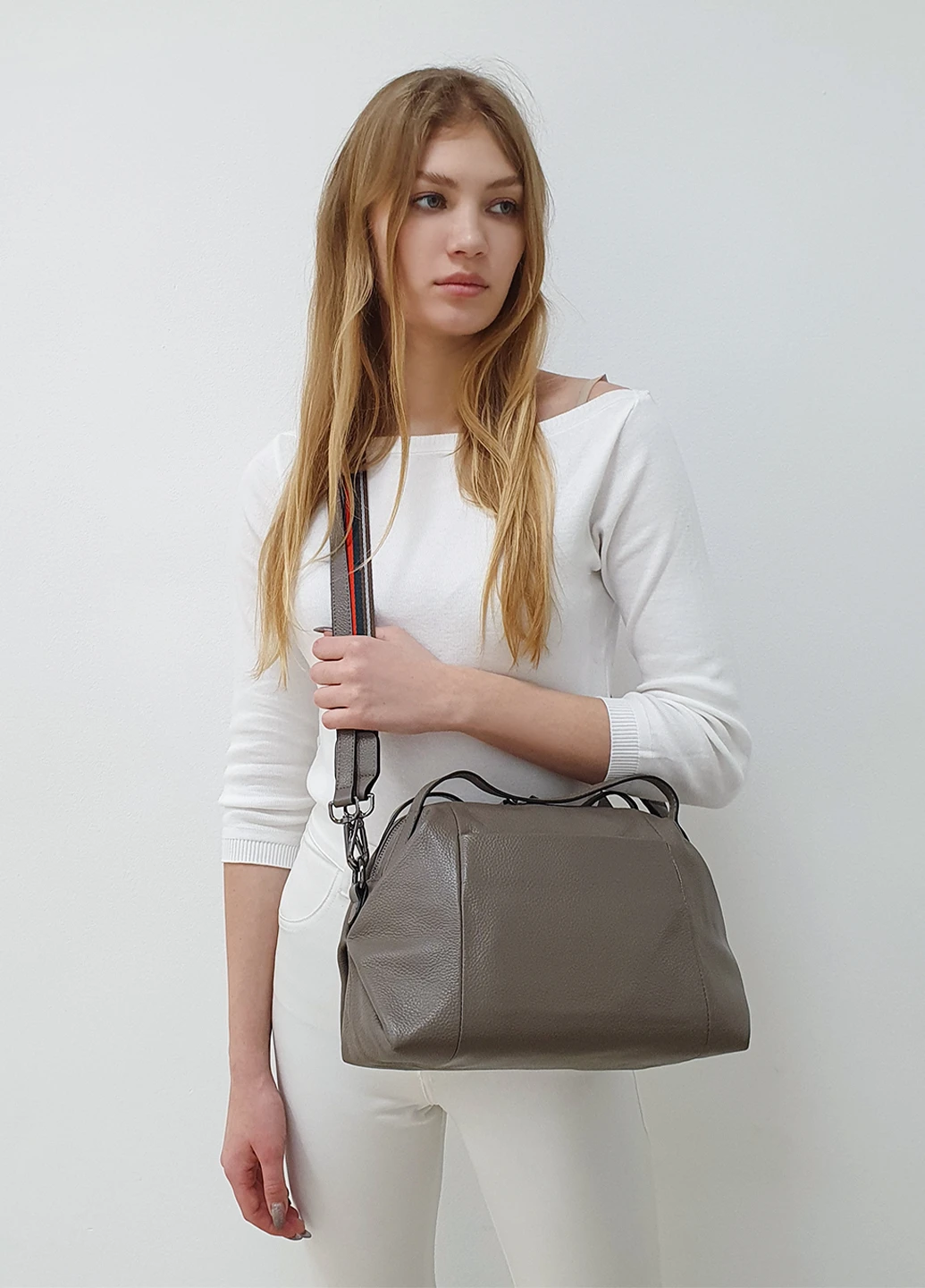 Сумка модна уікендр жіноча шкіряна 9042 Fashion Сумка (225899791)
