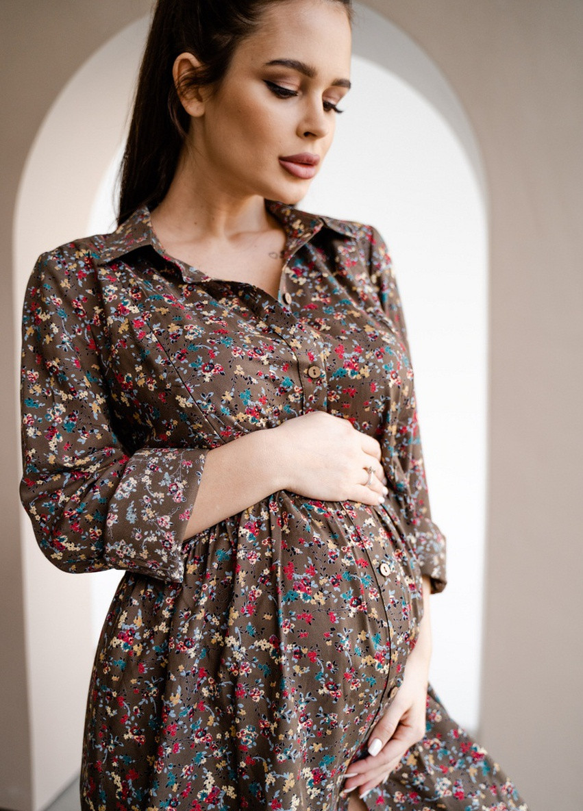 Оливковое (хаки) хлопковое платье для беременных с секретом для кормления хаки универсального кроя To Be с цветочным принтом