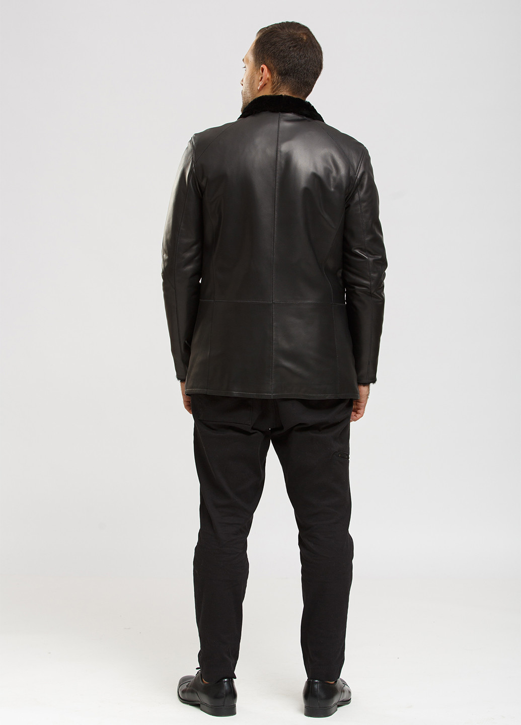 Чорна демісезонна куртка шкіряна Hiperbol