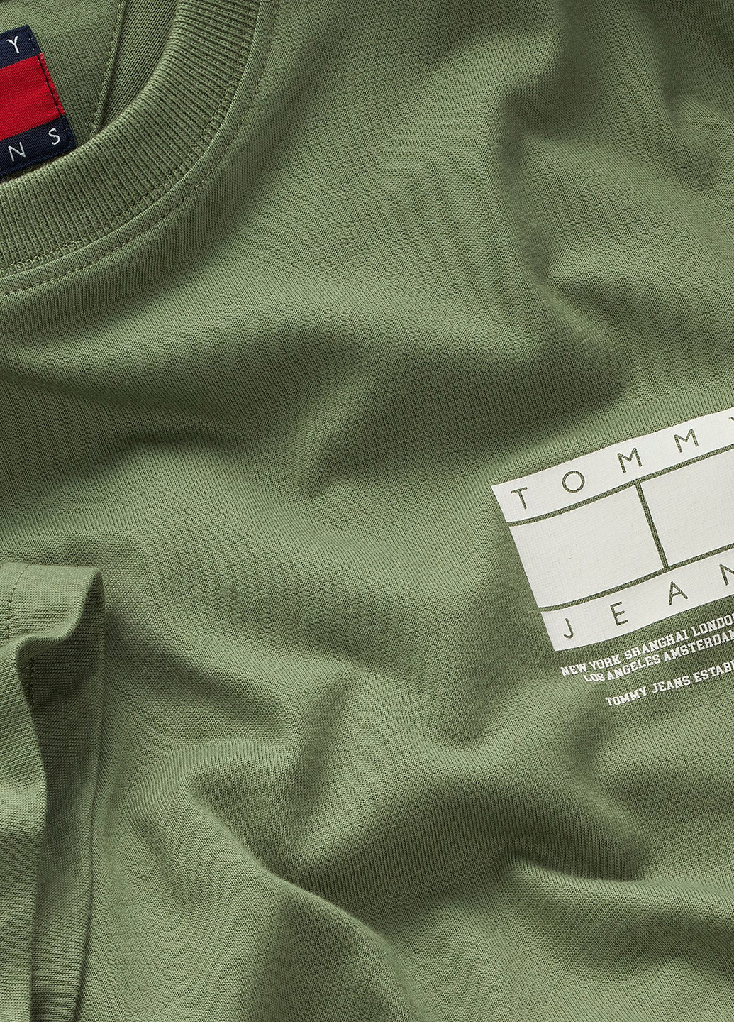 Оливковая футболка Tommy Jeans