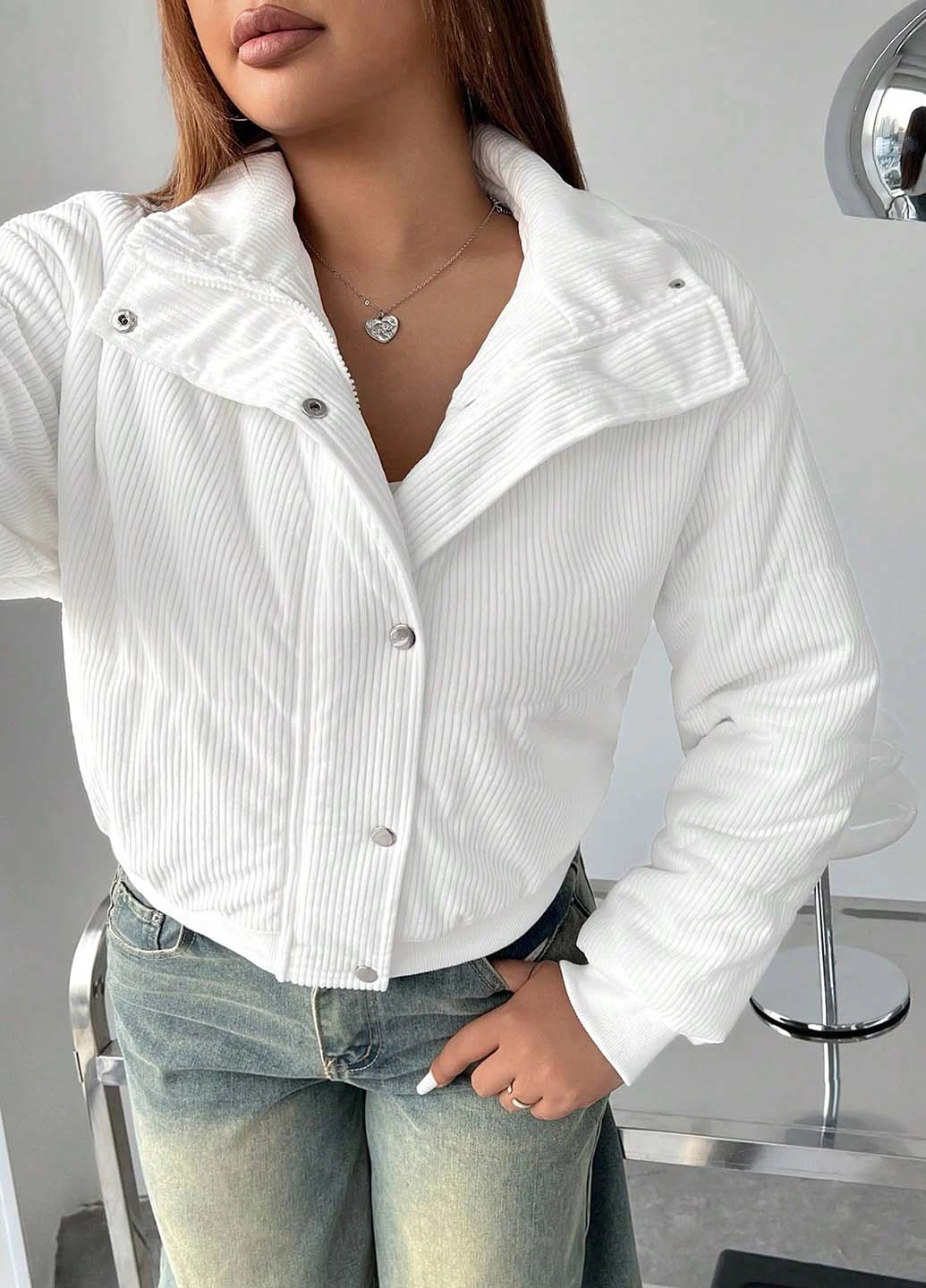 Белая демисезонная куртка SHEIN