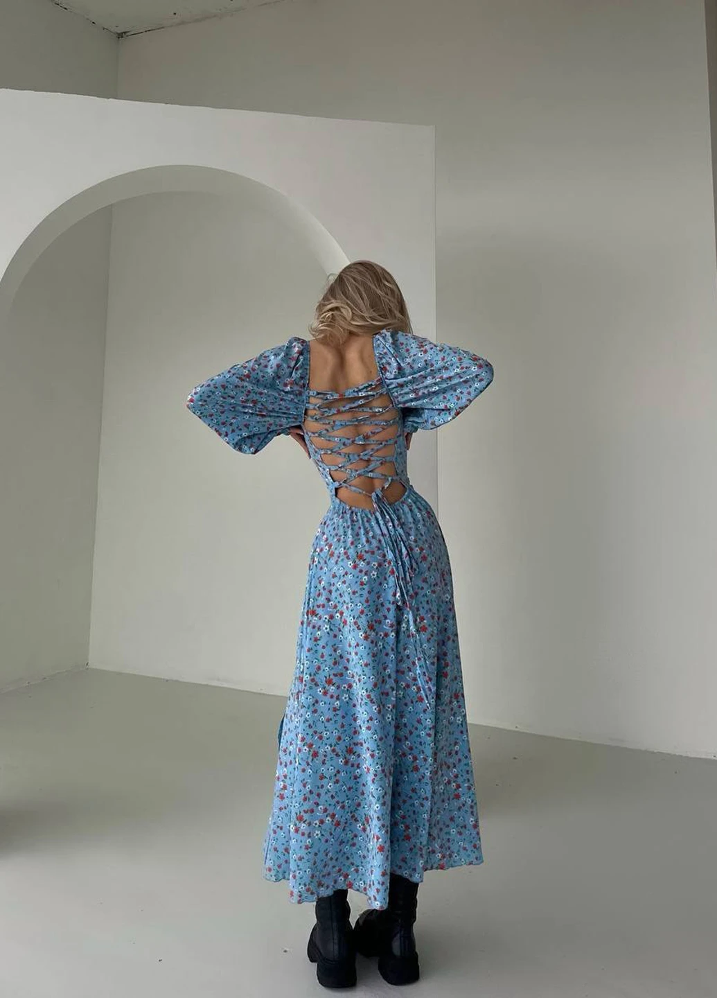 Голубое кэжуал платье клеш, с открытой спиной Fashion с цветочным принтом
