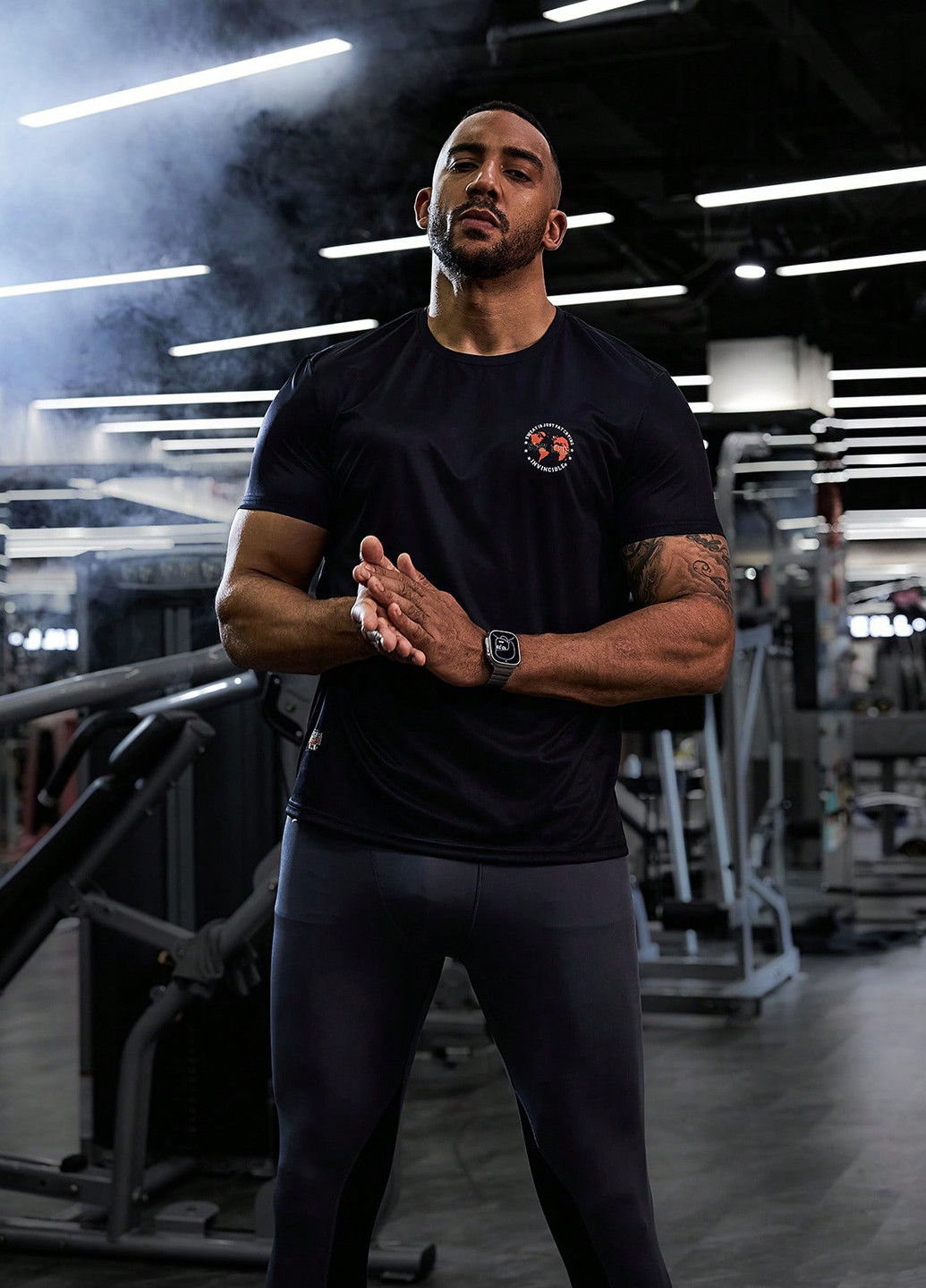 Черная футболка SHEIN