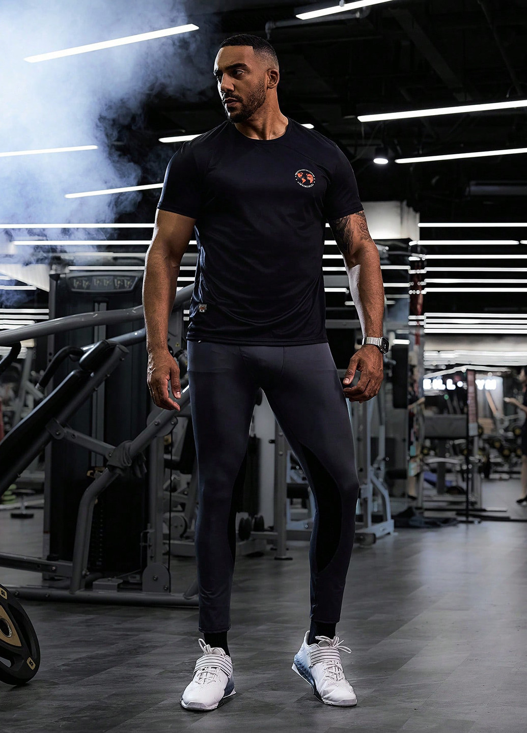 Черная футболка SHEIN