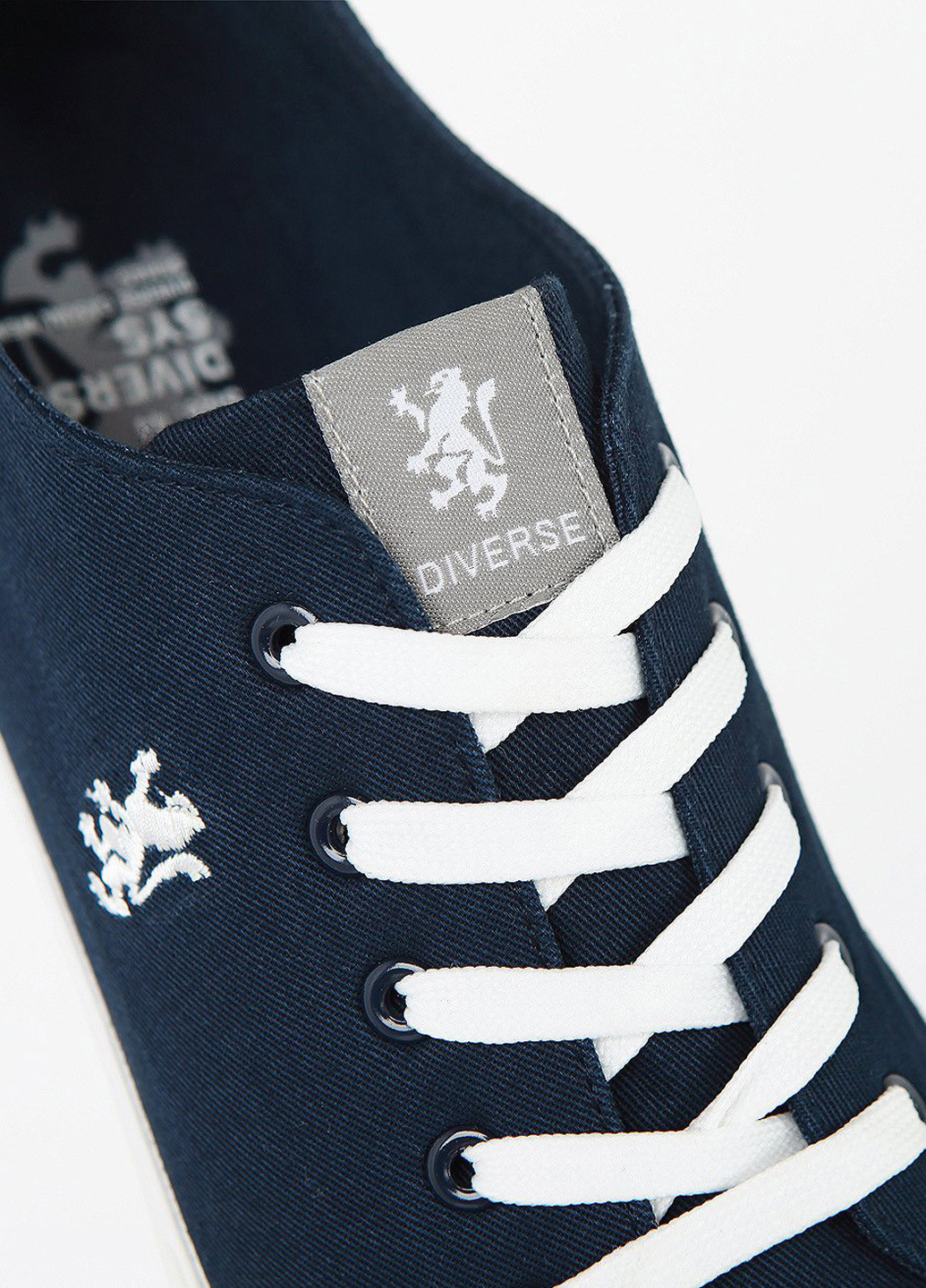 Темно-синій кеды Diverse