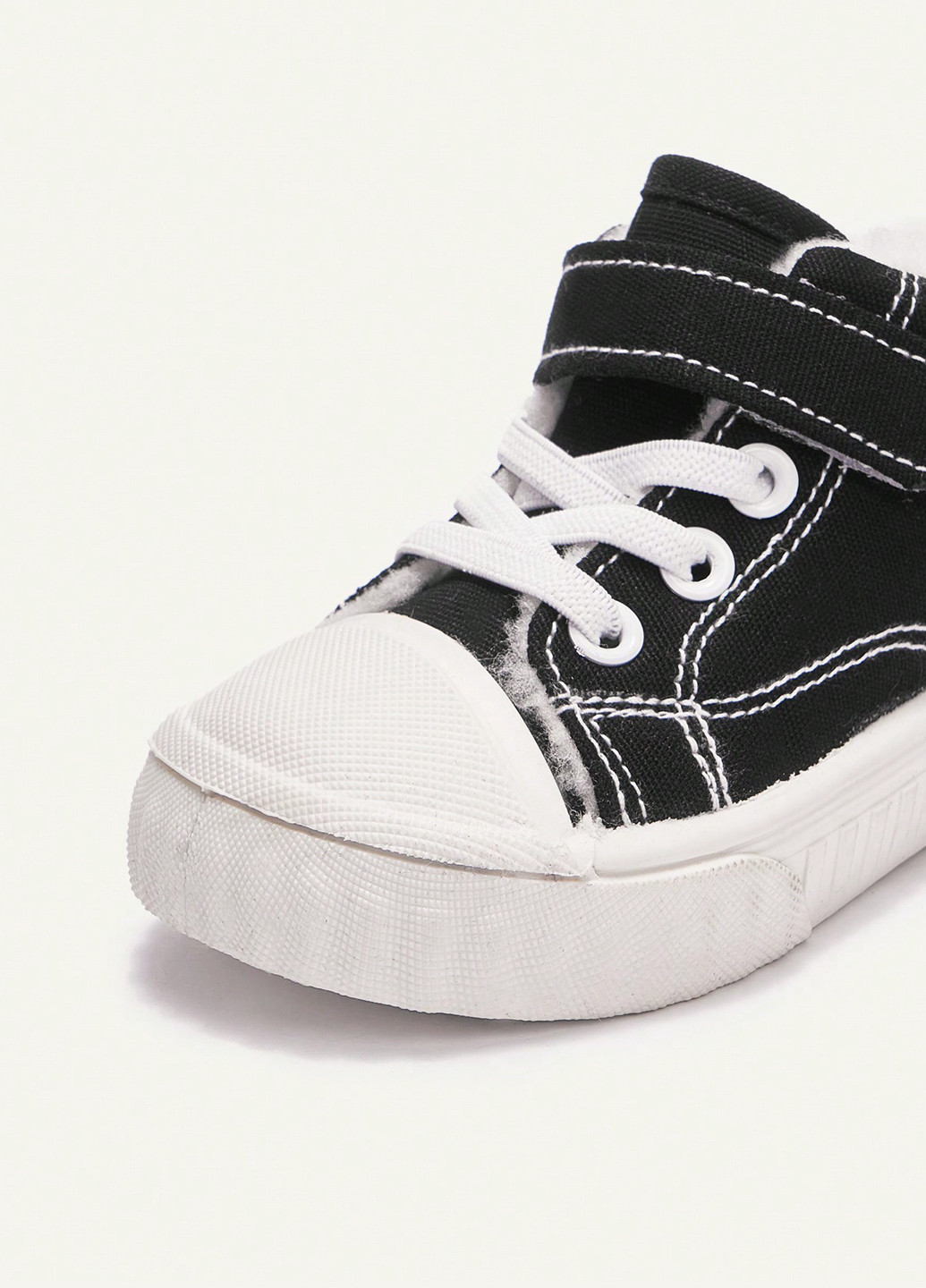 Черно-белые кеды SHEIN