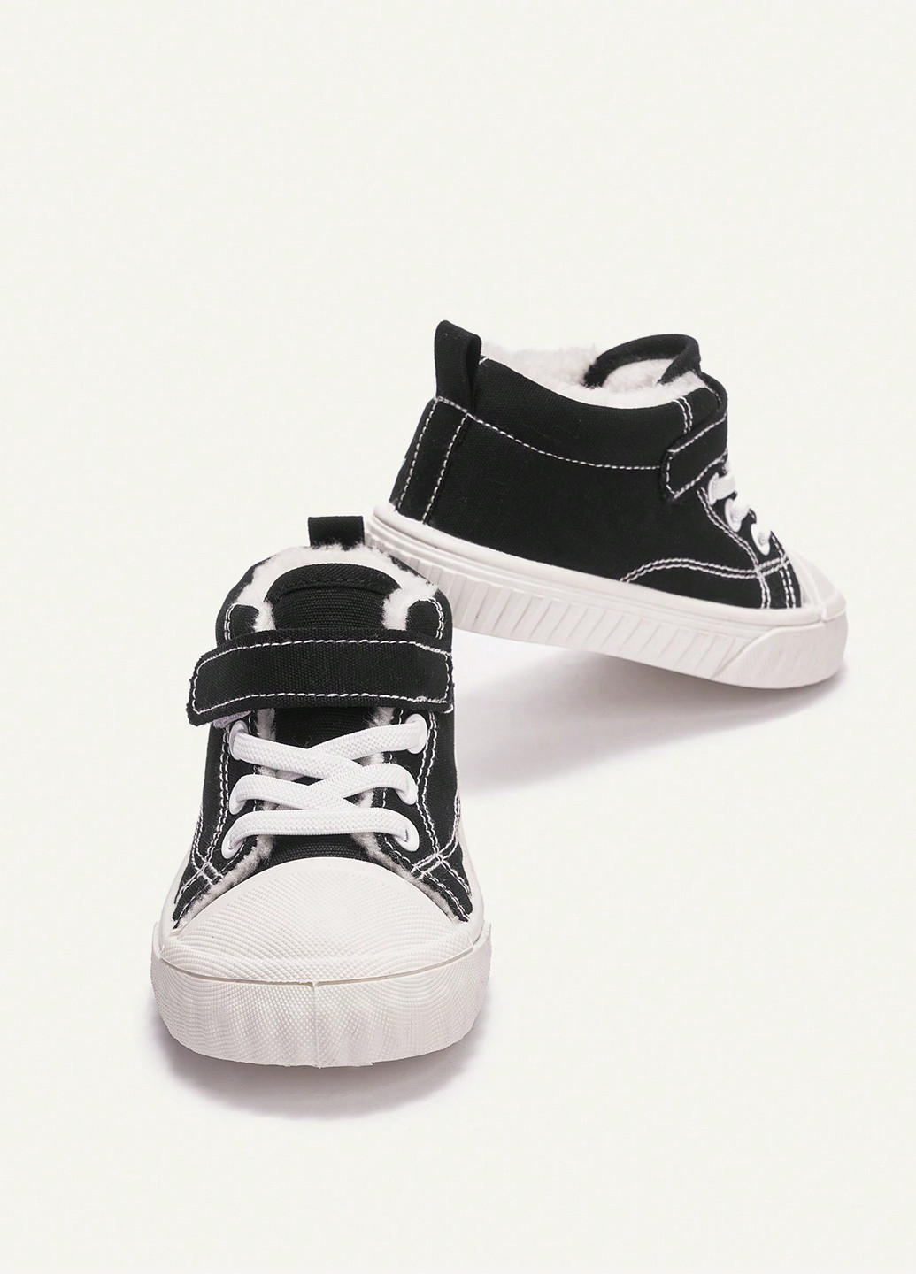 Черно-белые кеды SHEIN