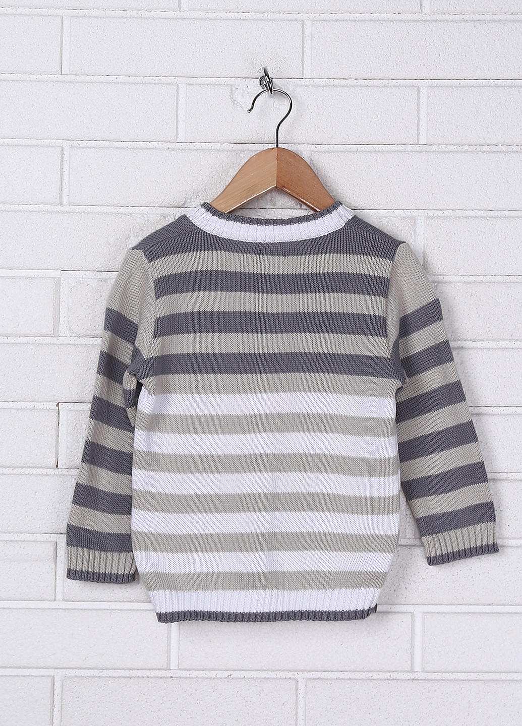 Серый демисезонный пуловер пуловер Лютик