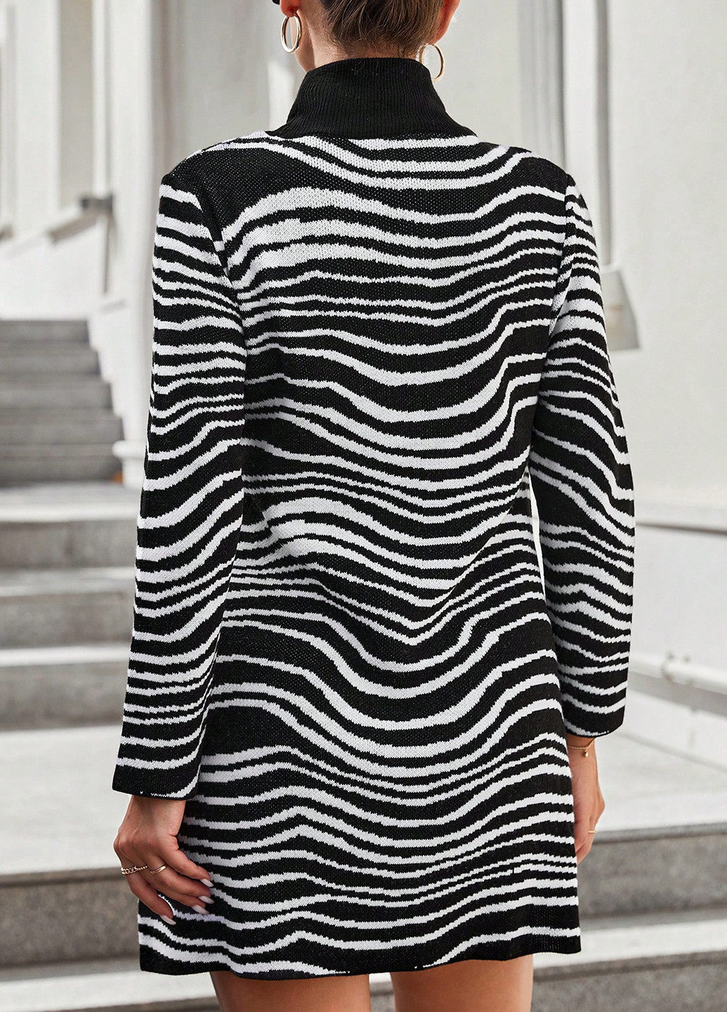 Черно-белое кэжуал платье платье-свитер SHEIN зебра