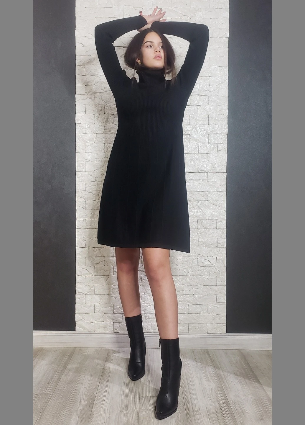 Черное кэжуал платье а-силуэт Sweet Lady однотонное