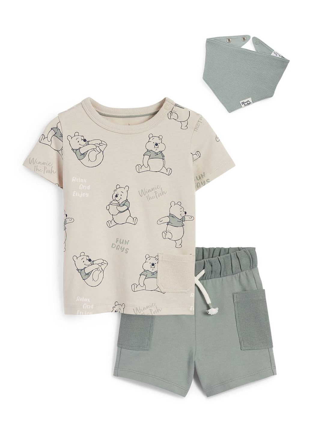 Комбинированный летний комплект (футболка, шорты, слюнявчик) C&A