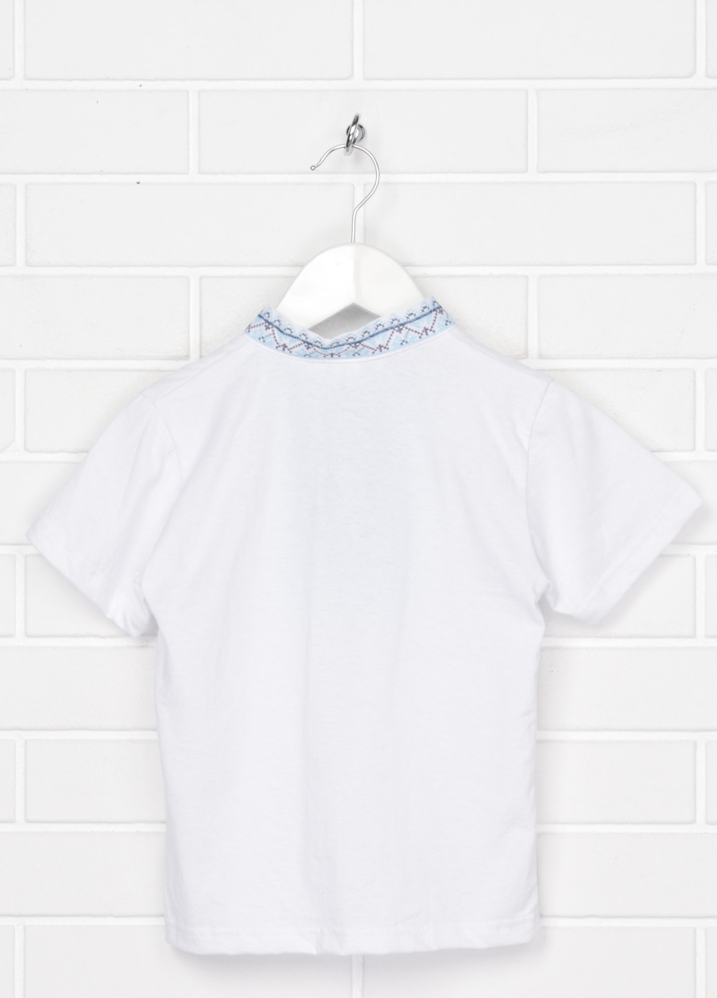 Белая летняя футболка с коротким рукавом ЕтноМодерн