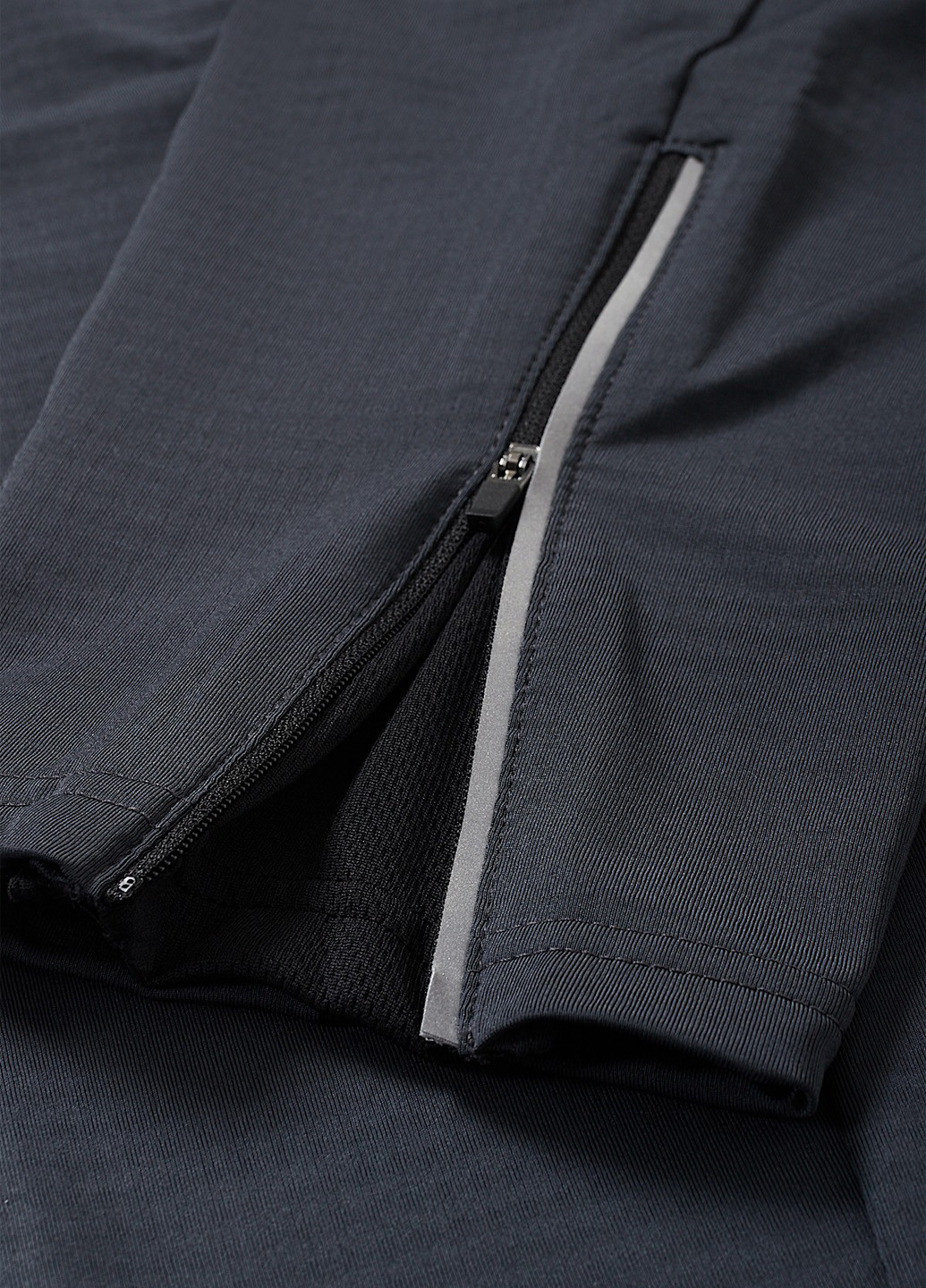 Темно-серые спортивные демисезонные зауженные брюки C&A