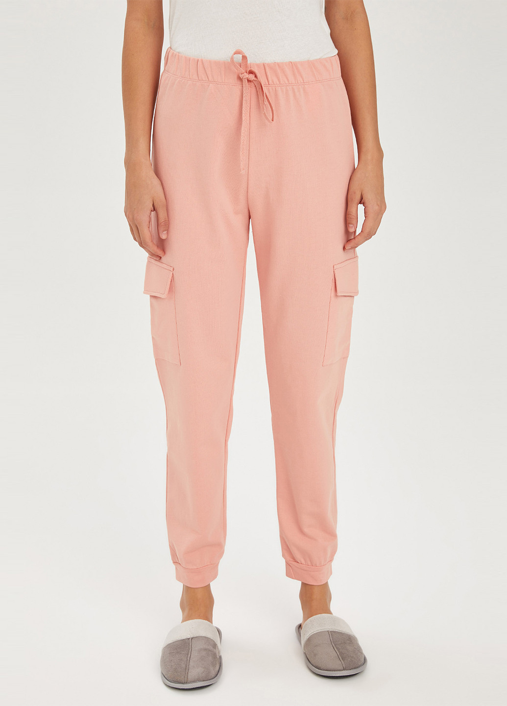 Светло-розовые домашние демисезонные карго брюки DeFacto