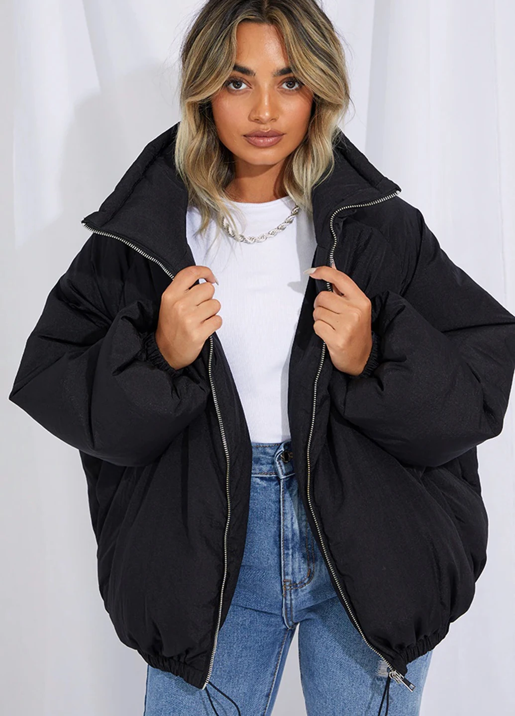 Чорна демісезонна куртка PrettyLittleThing