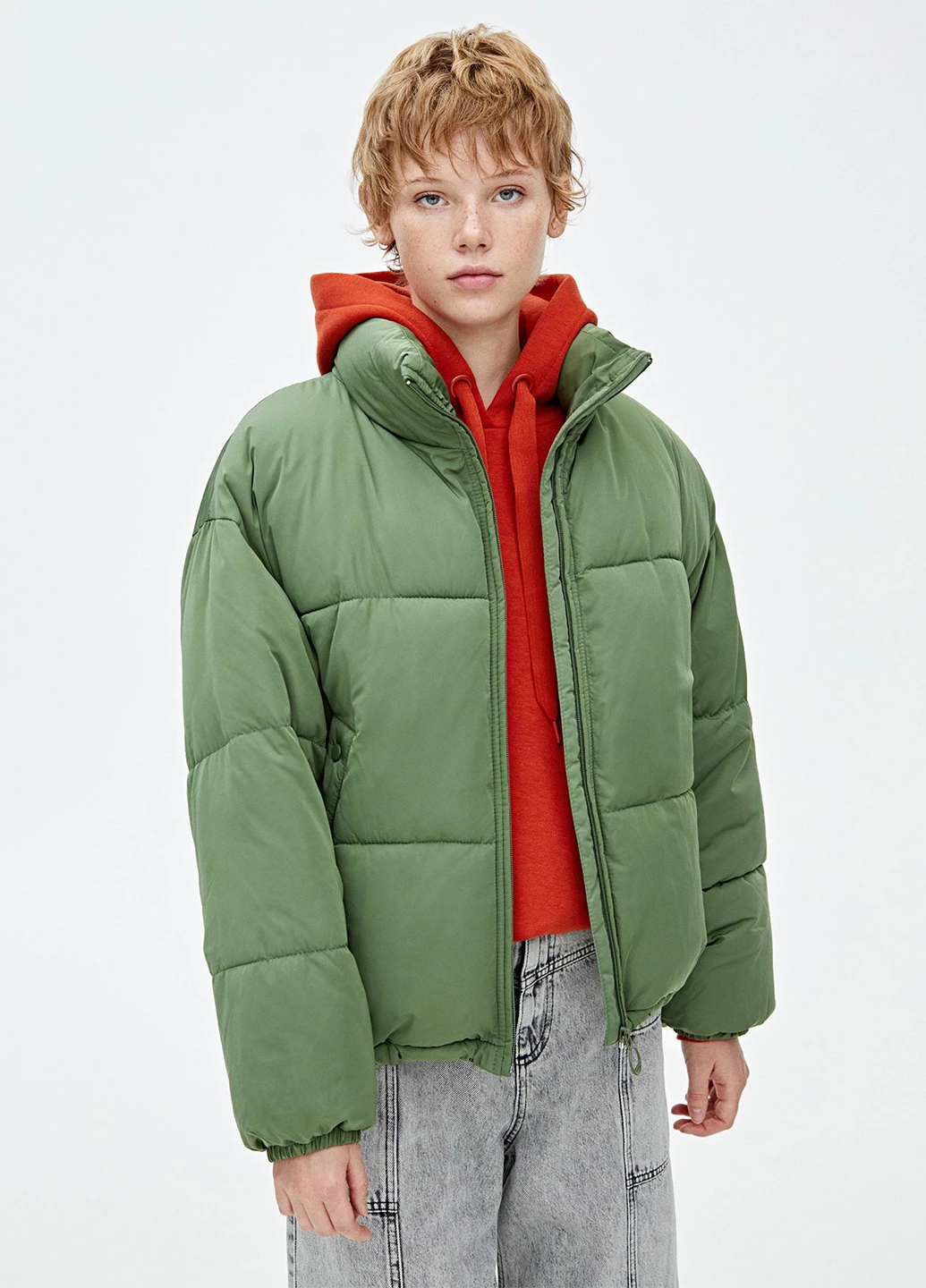 Оливковая (хаки) демисезонная куртка Pull & Bear