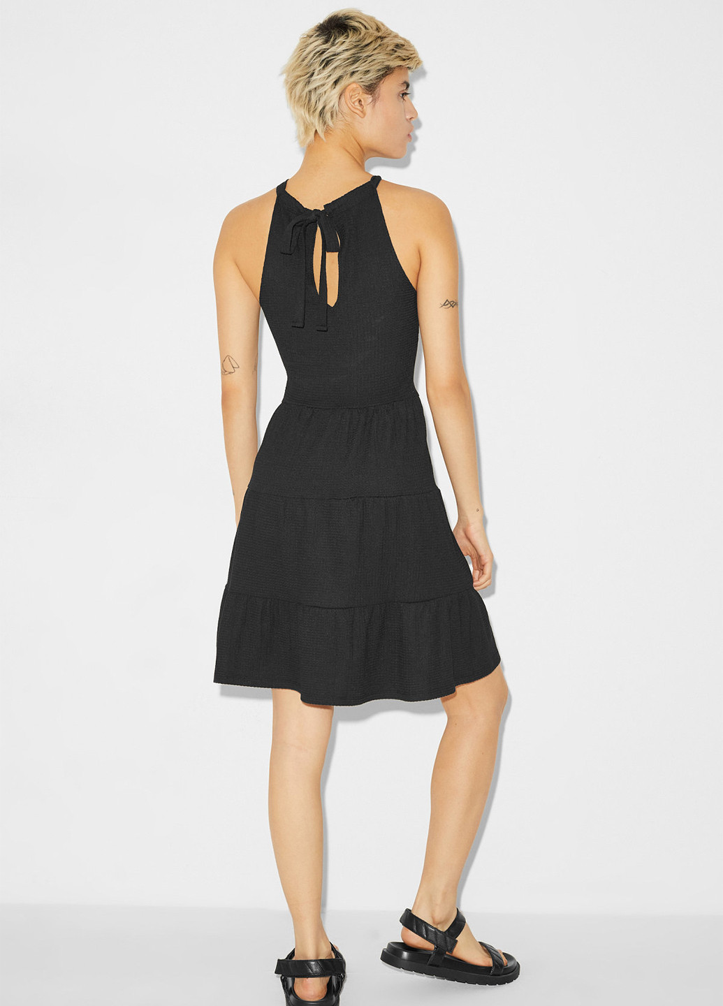 Черное кэжуал платье а-силуэт C&A однотонное