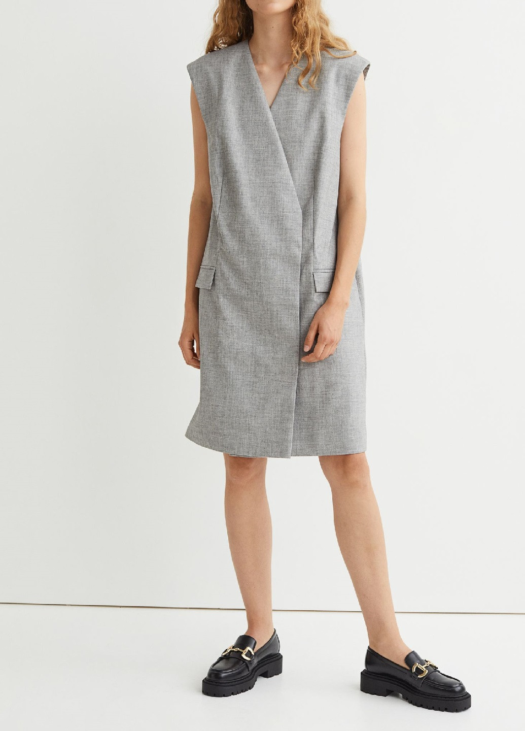 Светло-серое деловое платье H&M однотонное