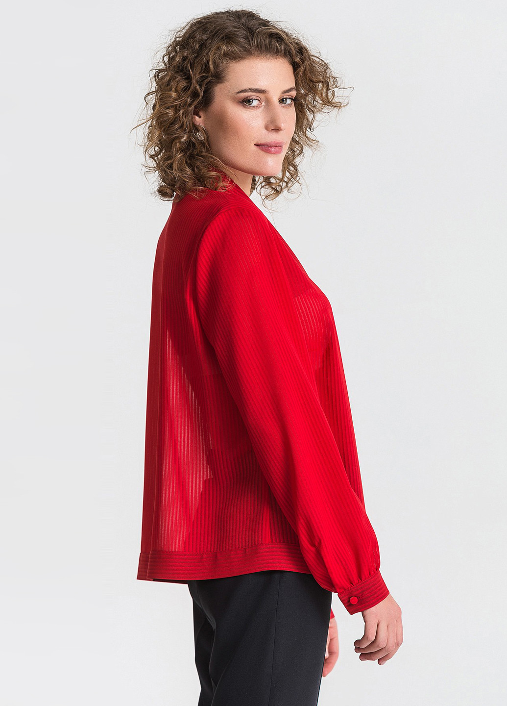 Красная демисезонная блуза на запах Vovk