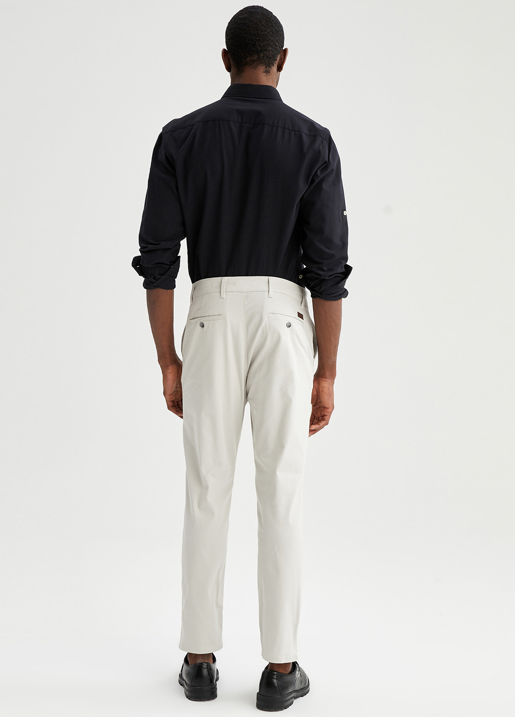 Белые кэжуал демисезонные чиносы брюки DeFacto