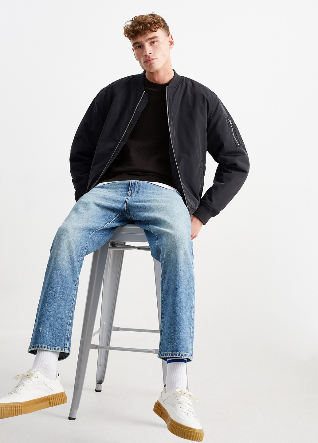 Чорний світшот C&A однотонний без декору (316739925)