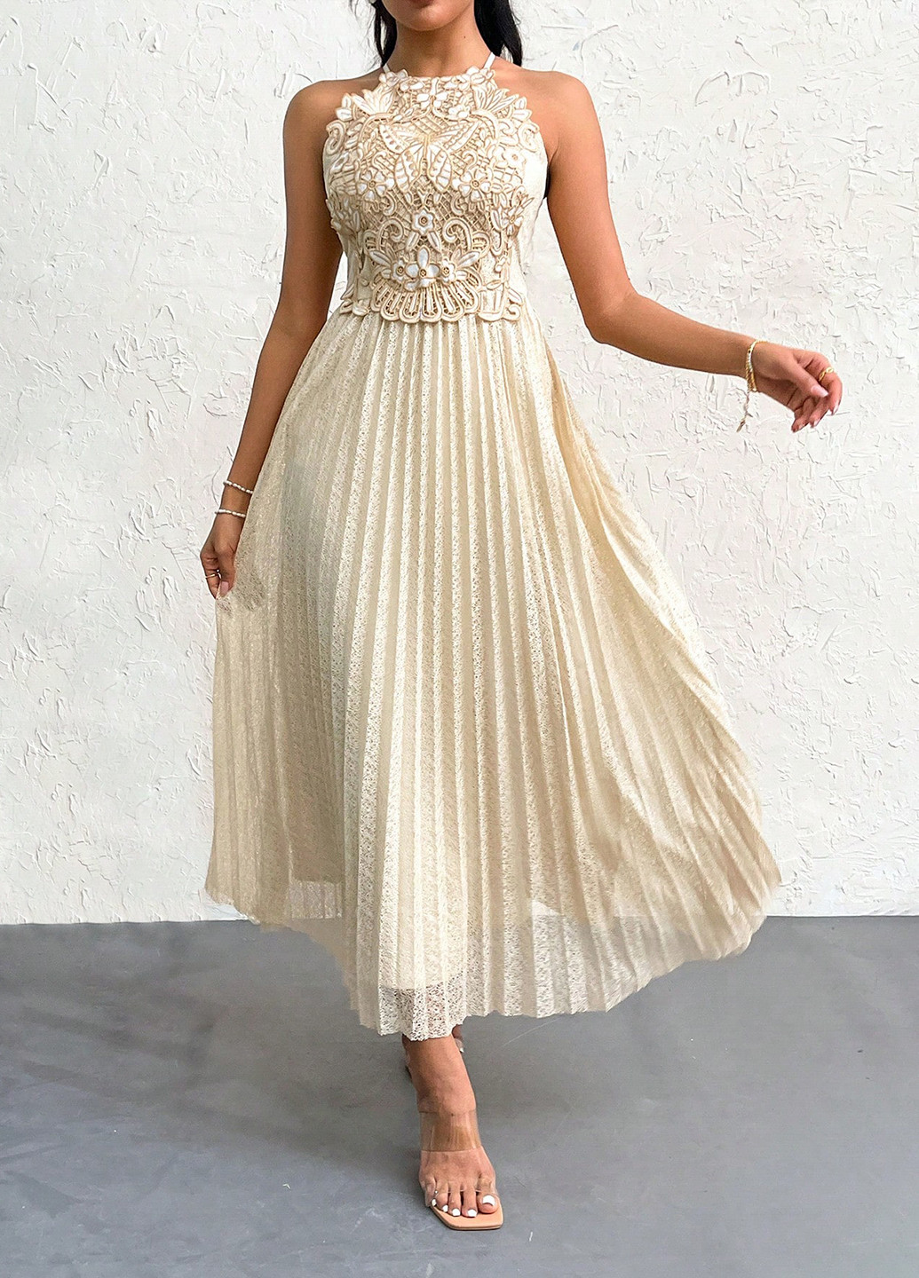 Кремовое праздничный, вечернее платье с открытыми плечами SHEIN однотонное