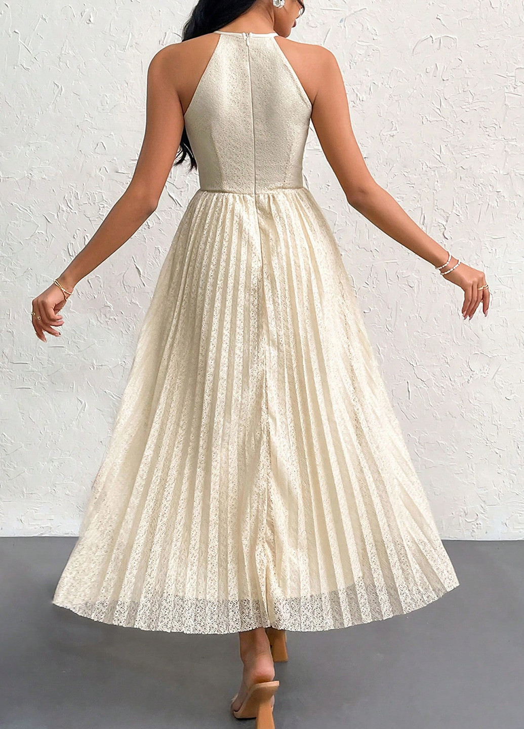 Кремовое праздничный, вечернее платье с открытыми плечами SHEIN однотонное