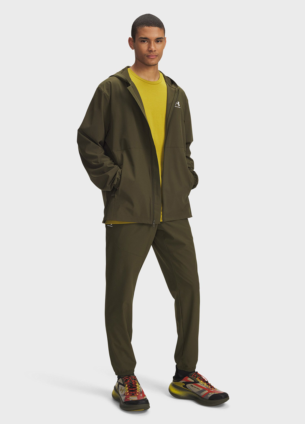 Зеленые спортивные демисезонные джоггеры брюки Under Armour