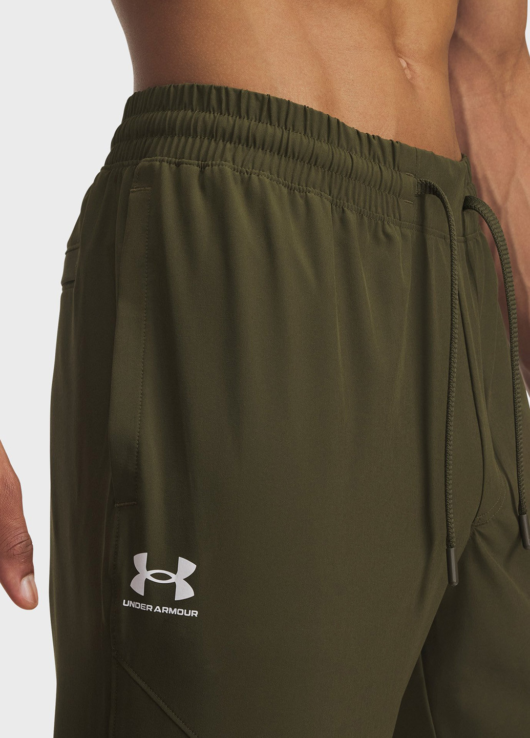 Зеленые спортивные демисезонные джоггеры брюки Under Armour