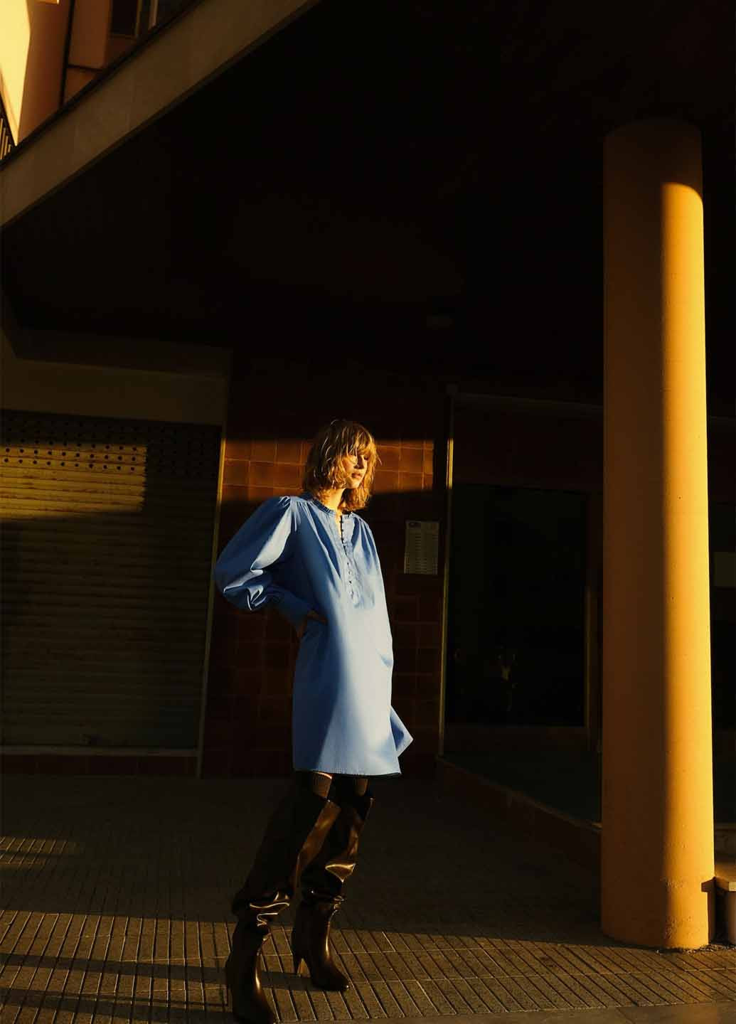 Блакитна кежуал сукня а-силует H&M однотонна