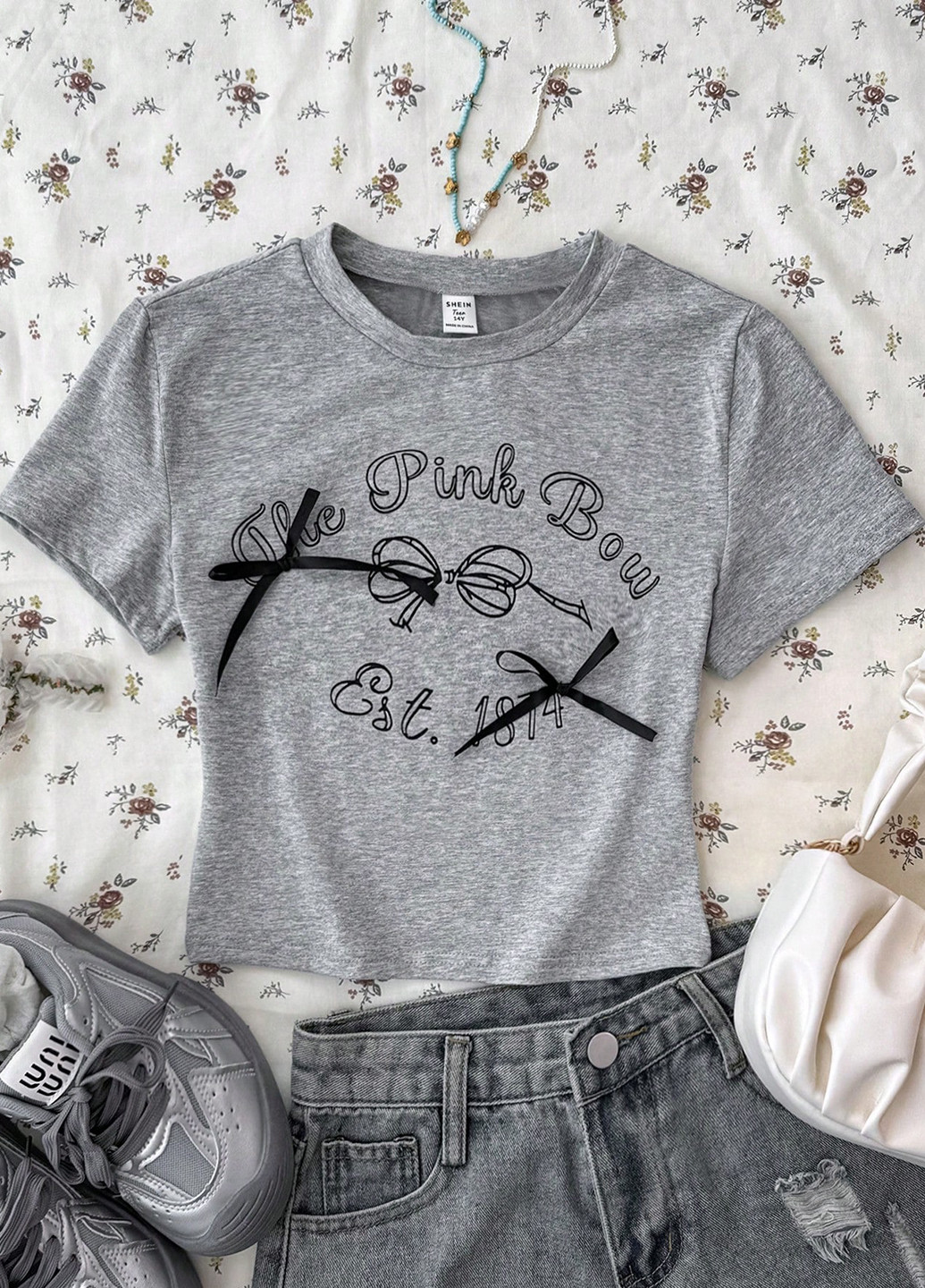 Серая летняя футболка SHEIN