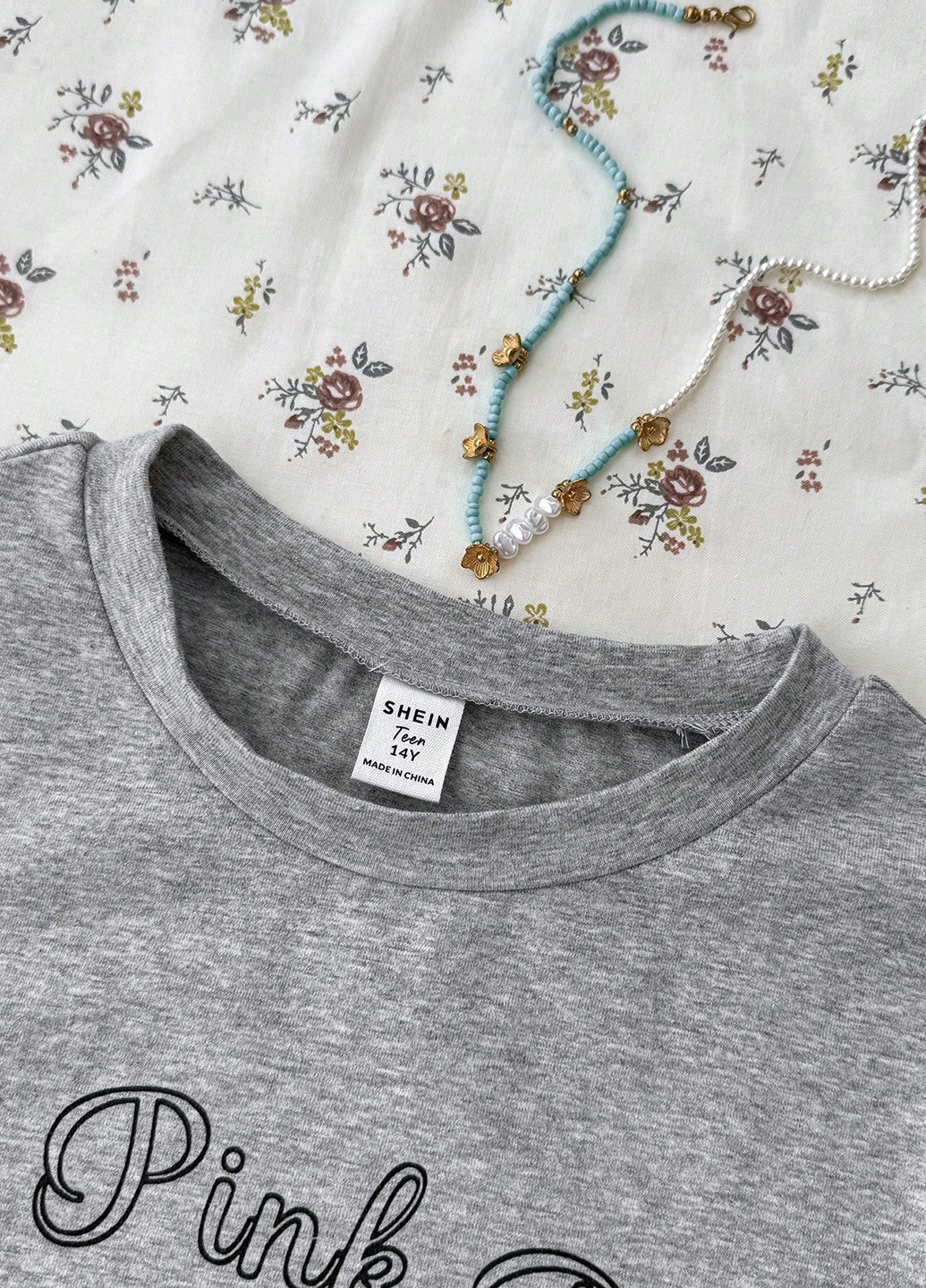 Серая летняя футболка SHEIN